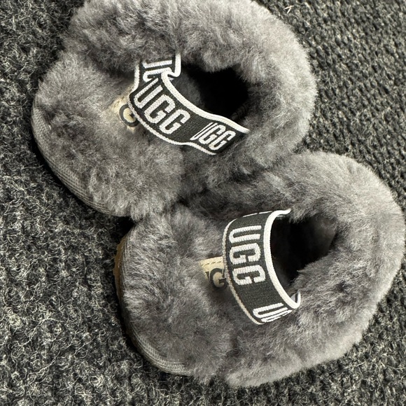 UGG Gray Fluffy Slippers - Picture 2 of 6